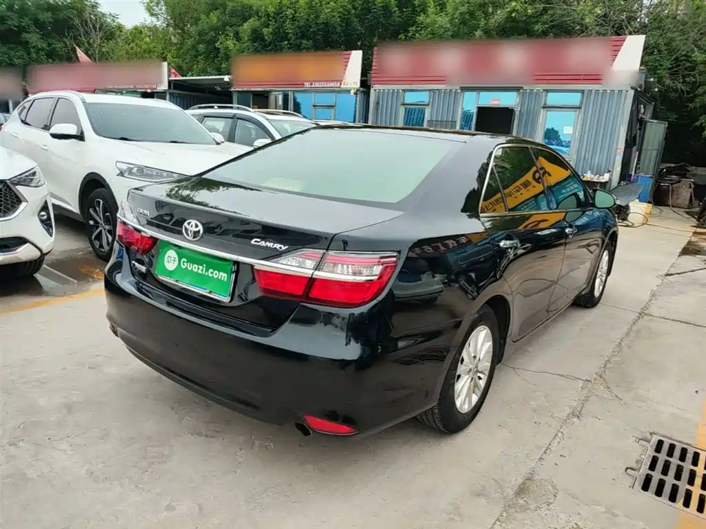 Toyota Camry 2016 2.0E 10th Anniversary Elite Edition фото 7