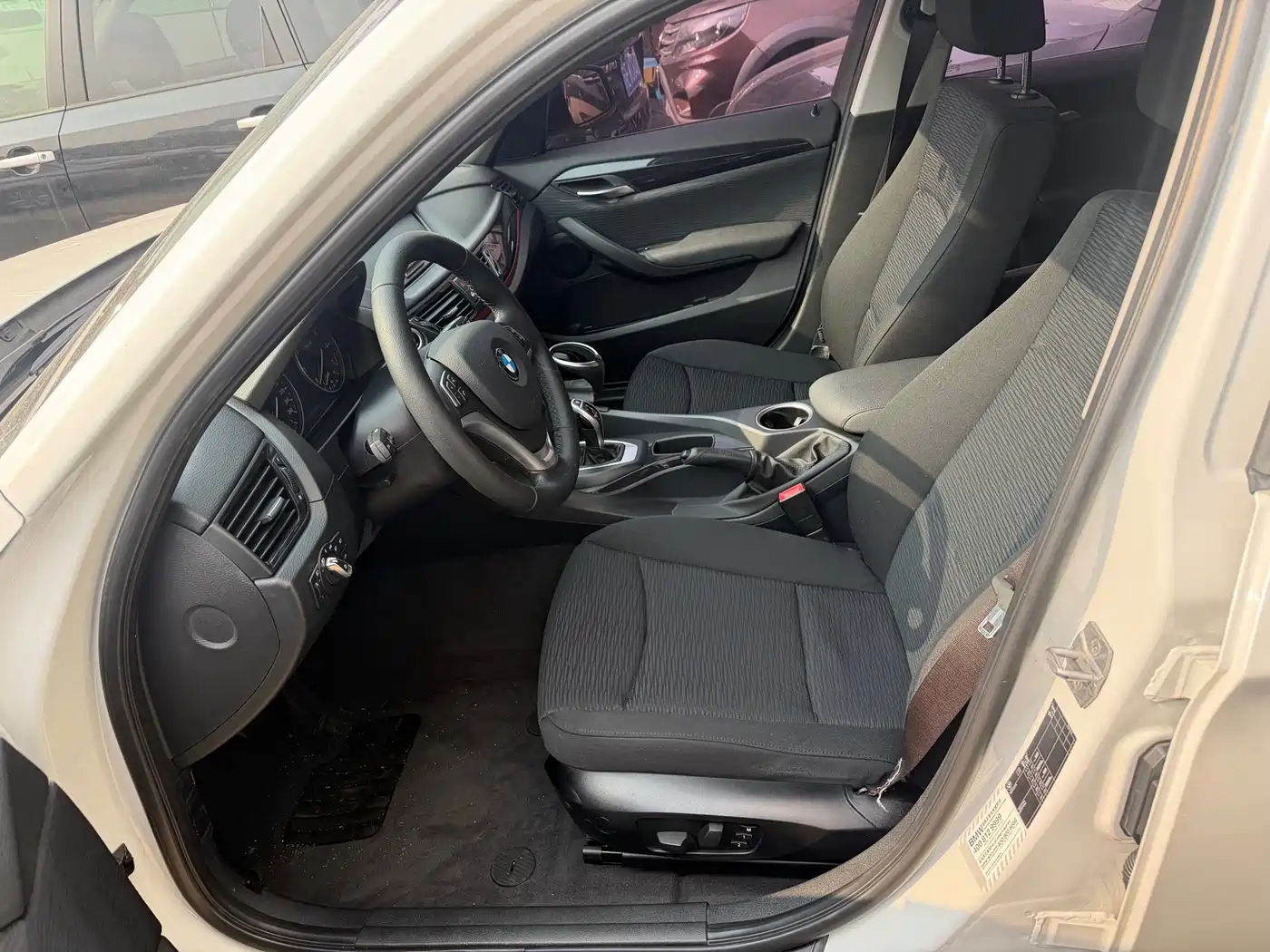 BMW X1 2015 Model sDrive18i Fashion Advanced Edition фото 4