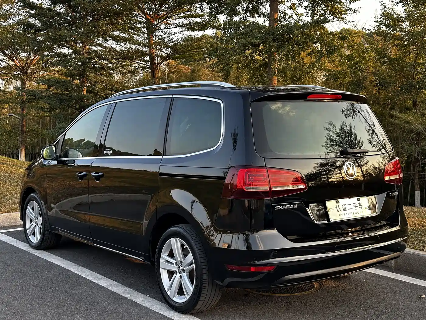 Volkswagen Sharan 2016 380TSI Comfort 7-seater фото 6