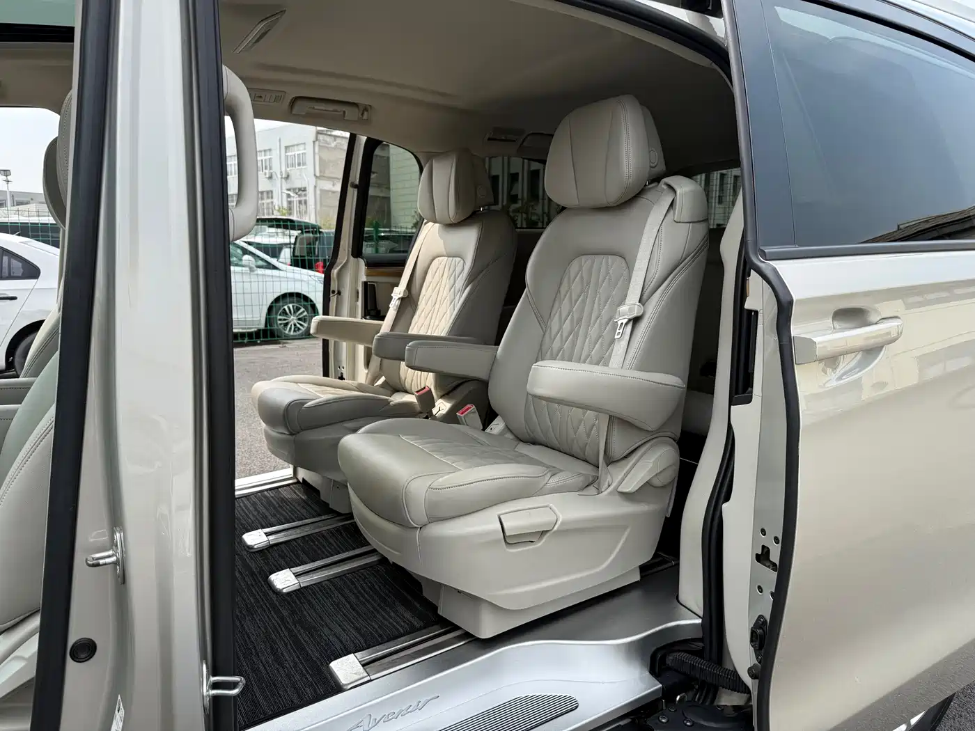 Buick GL8 2018 ES 28T Comfort Type China VI фото 13