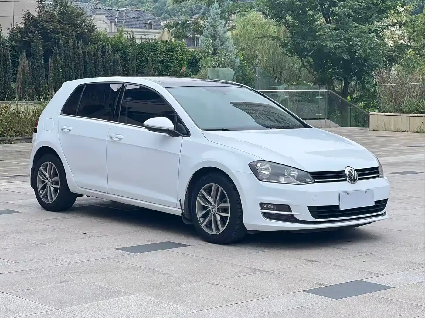 Фото 3 - Volkswagen Golf