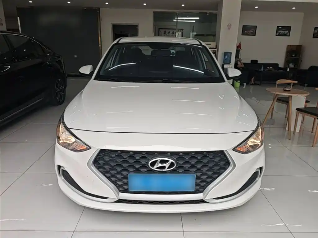 Hyundai Elantra 2020 1.6L Auto GL Pleasing Edition фото 3