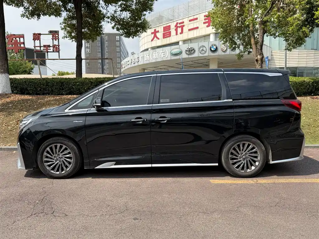 GAC TRUMPCHI M8