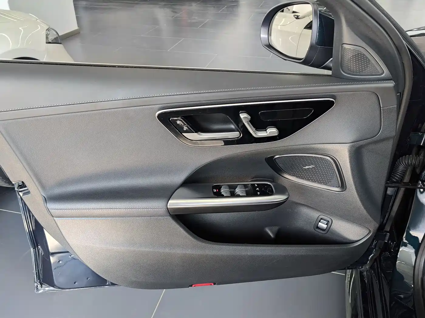 Mercedes-Benz C-Class 2023 Facelift C 260 L Sport Edition фото 8