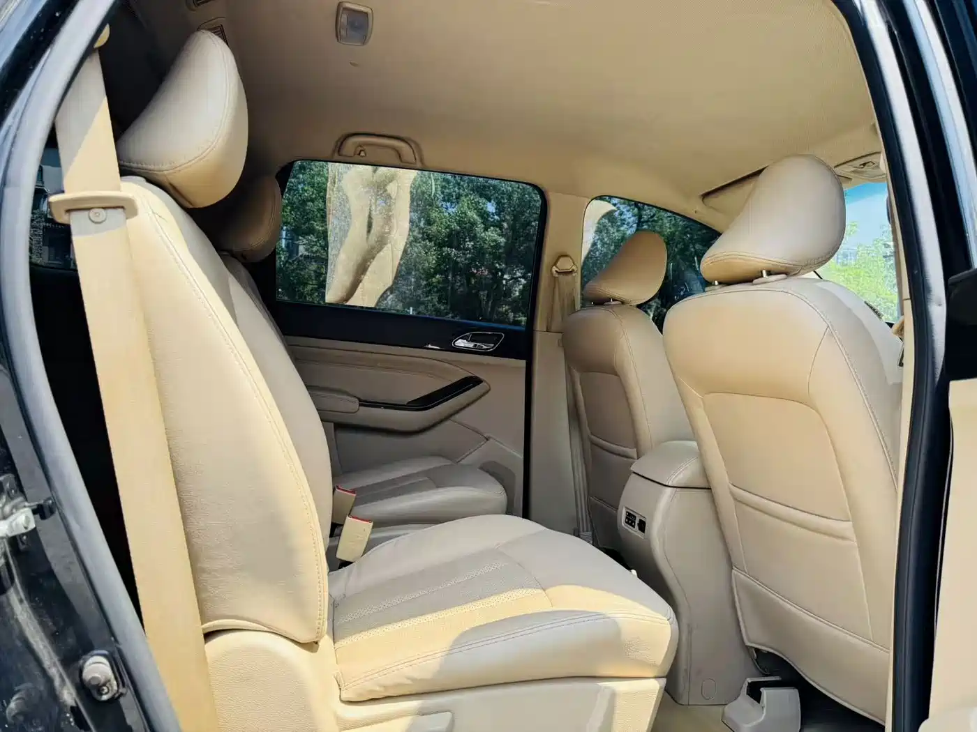 Baojun 730 2015 2014 1.5L Manual Comfort 7-seater