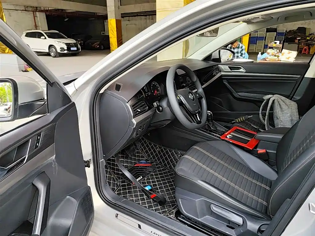 Volkswagen Lavida 2018 280TSI DSG Comfort Edition China V фото 16