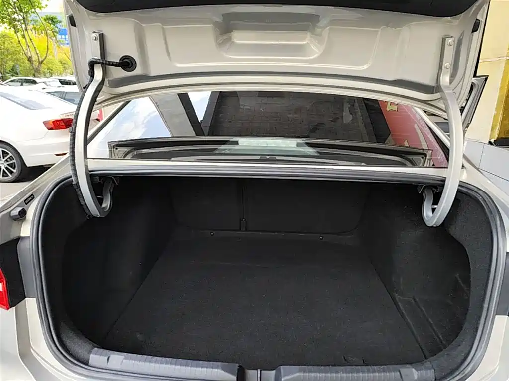 Volkswagen Lavida 2018 280TSI DSG Comfort Edition China V фото 19
