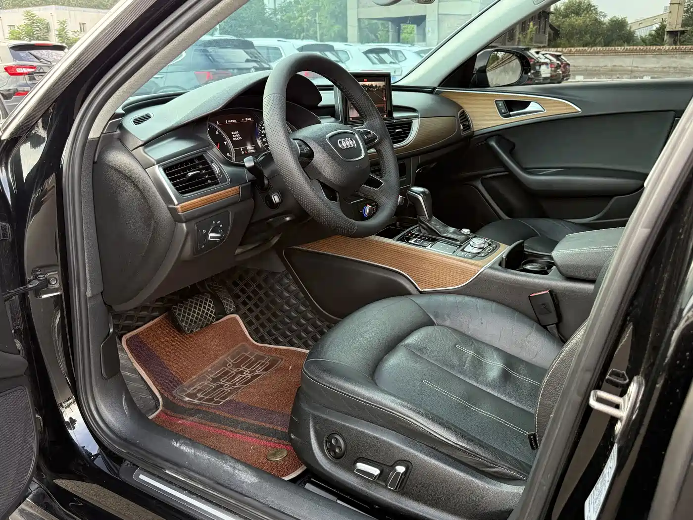 Фото 9 - Audi A6L