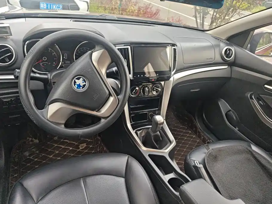 Venucia T70 2017 2016 1.6L Manual Rui Xing Edition