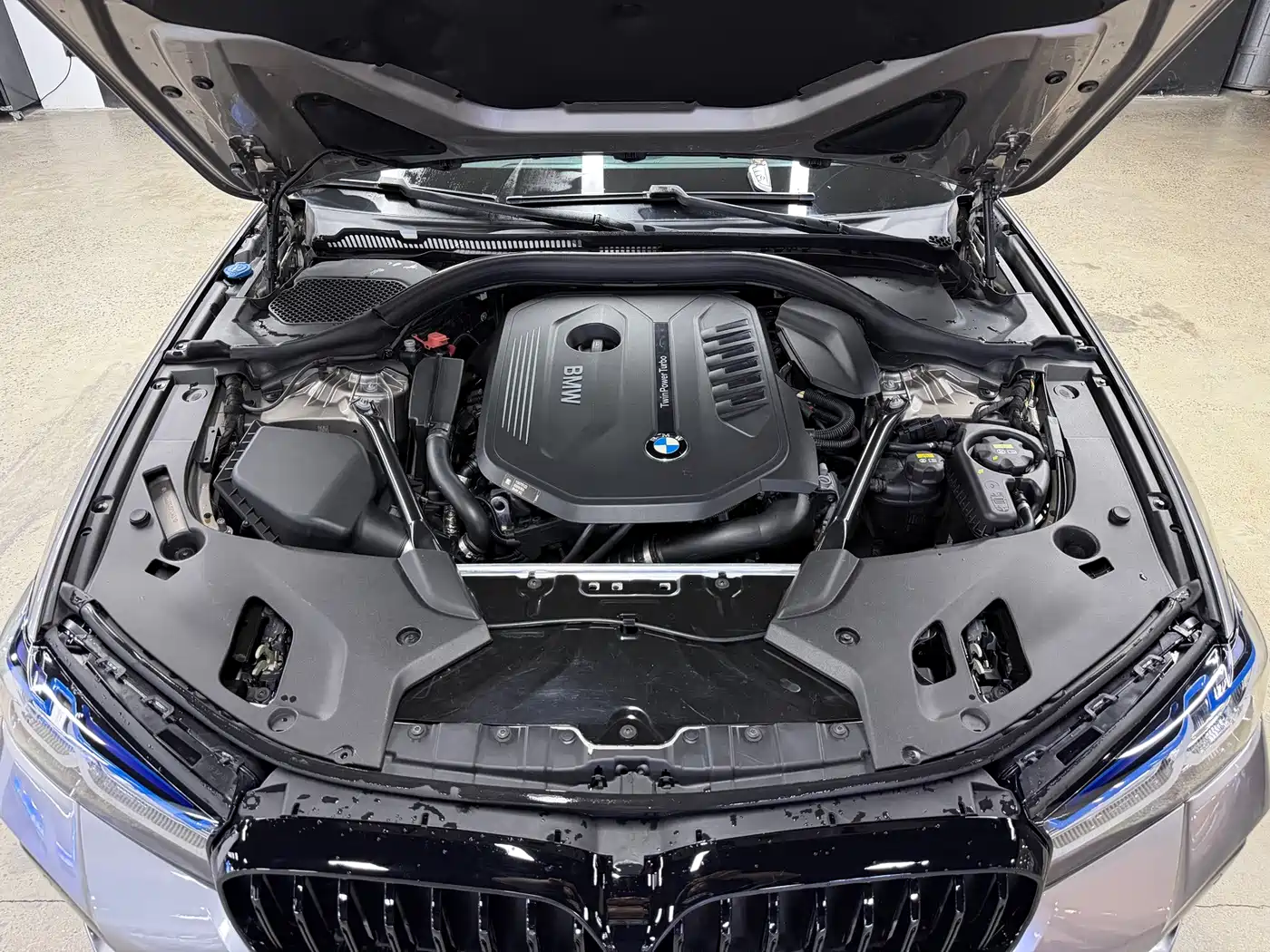 Photo 27 - BMW 5 Series