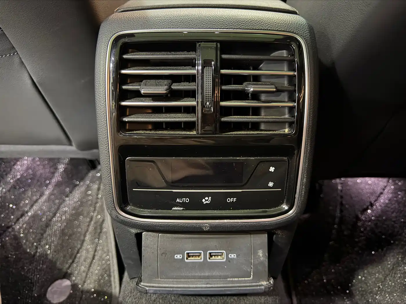 Volkswagen Magotan 2023 Model 2 Million Commemorative Edition 330TSI DSG Luxury фото 9