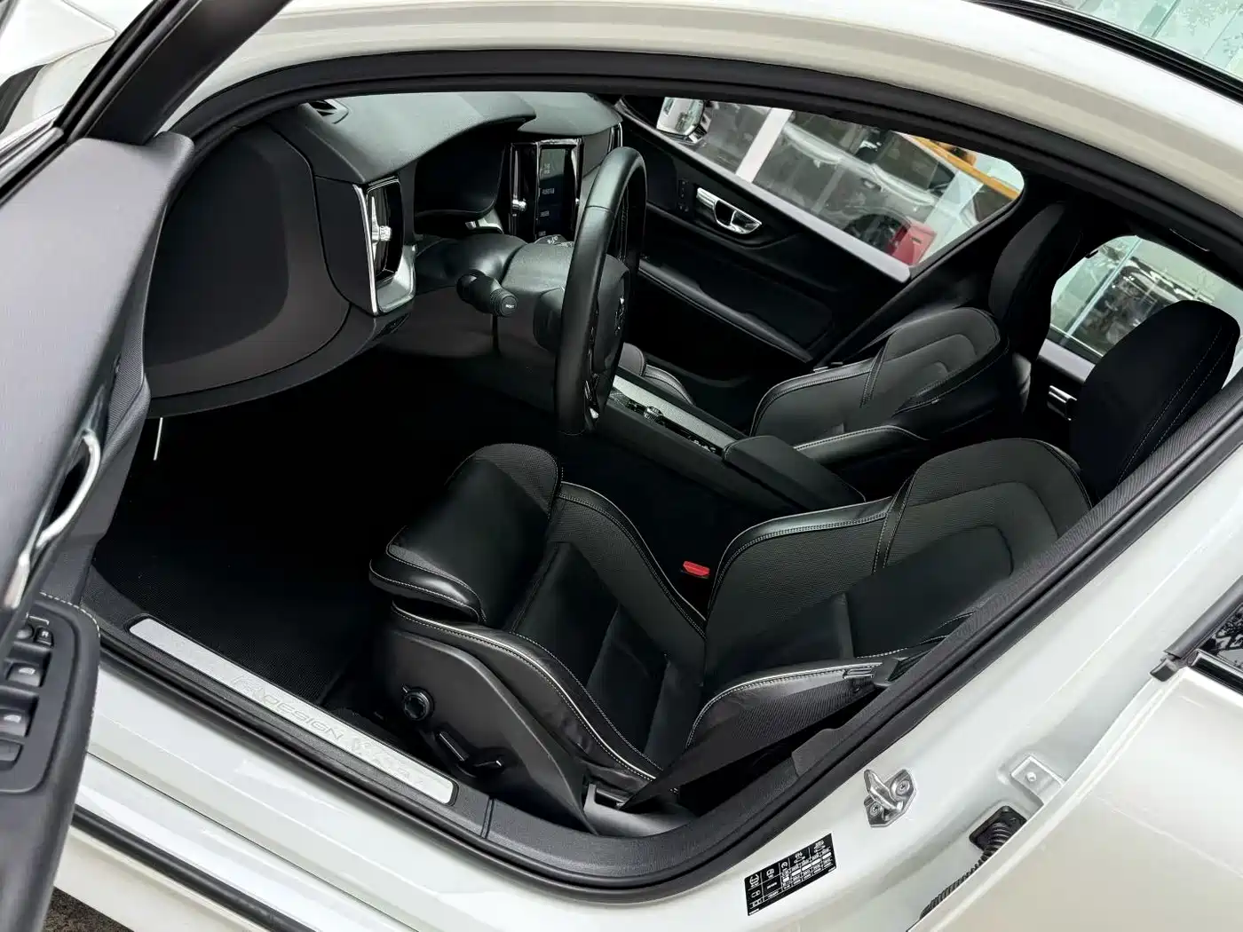2020 Volvo V60