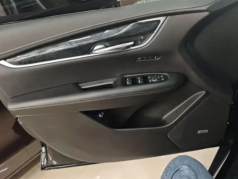 Cadillac XT5 2023 2.0T 2WD Fashion Edition фото 7