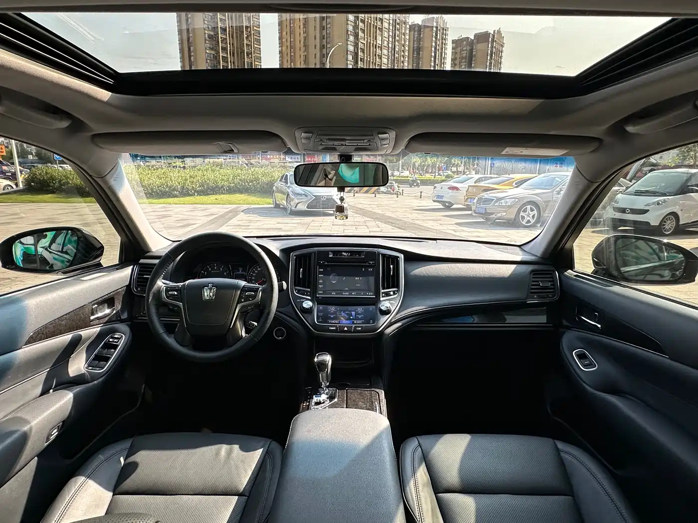 Toyota Crown 2018 2.0T Fashion Edition фото 7
