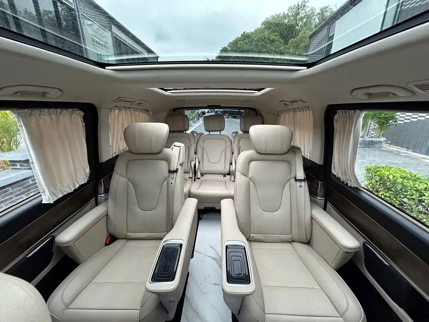 Mercedes-Benz V-Class 2022 V 260 Prestige Edition фото 10