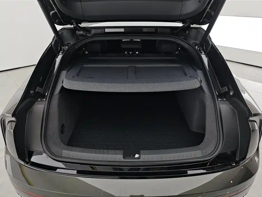 Audi E5 Sportback 2026 2025 300kw 2WD