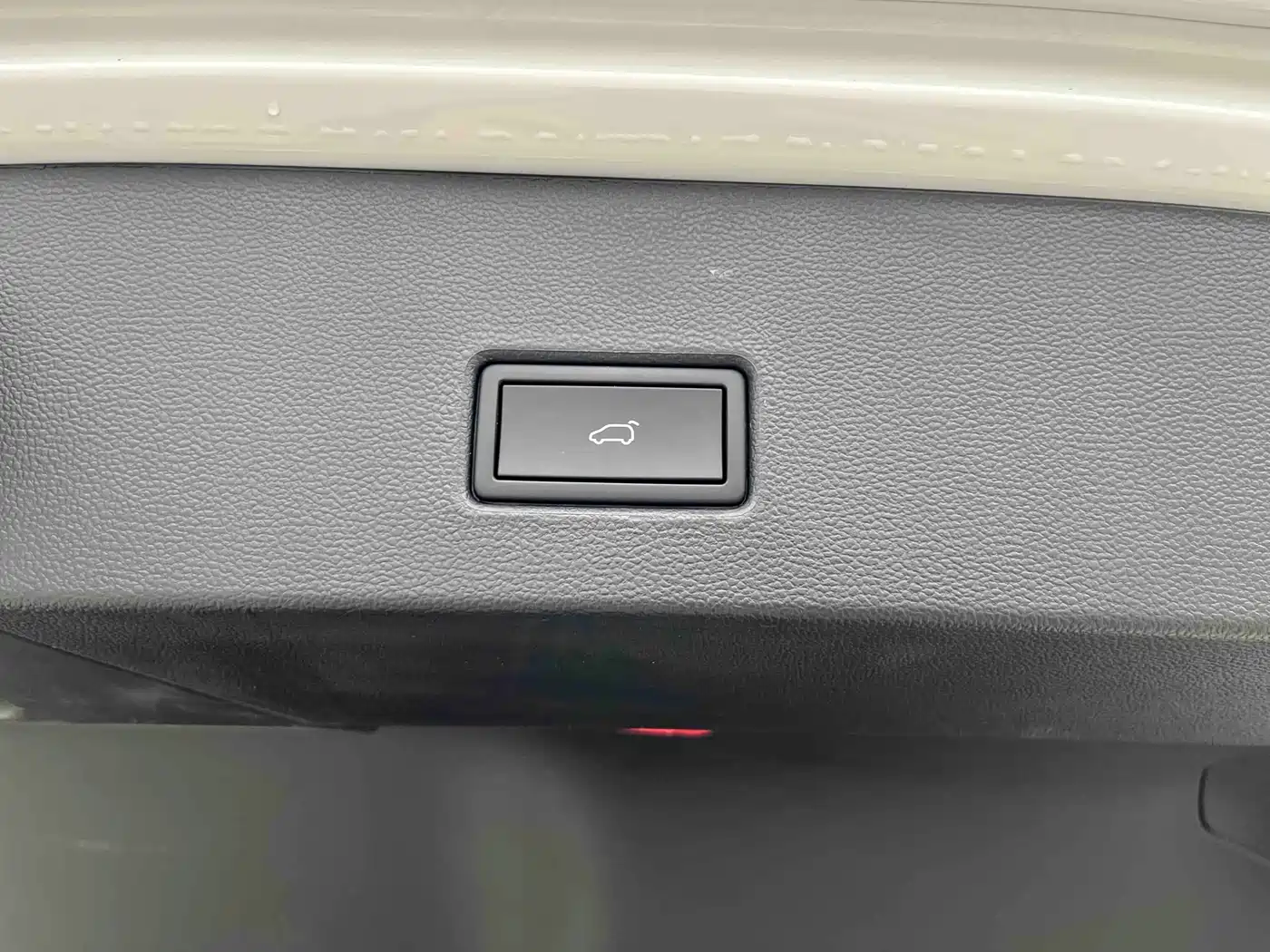 VOLKSWAGEN T ROC EXPLORING SONGS