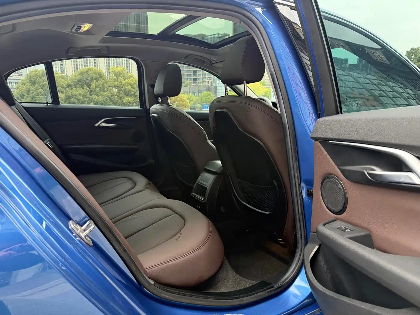 BMW 1 Series 2019 120i Leading M Sport Package фото 16