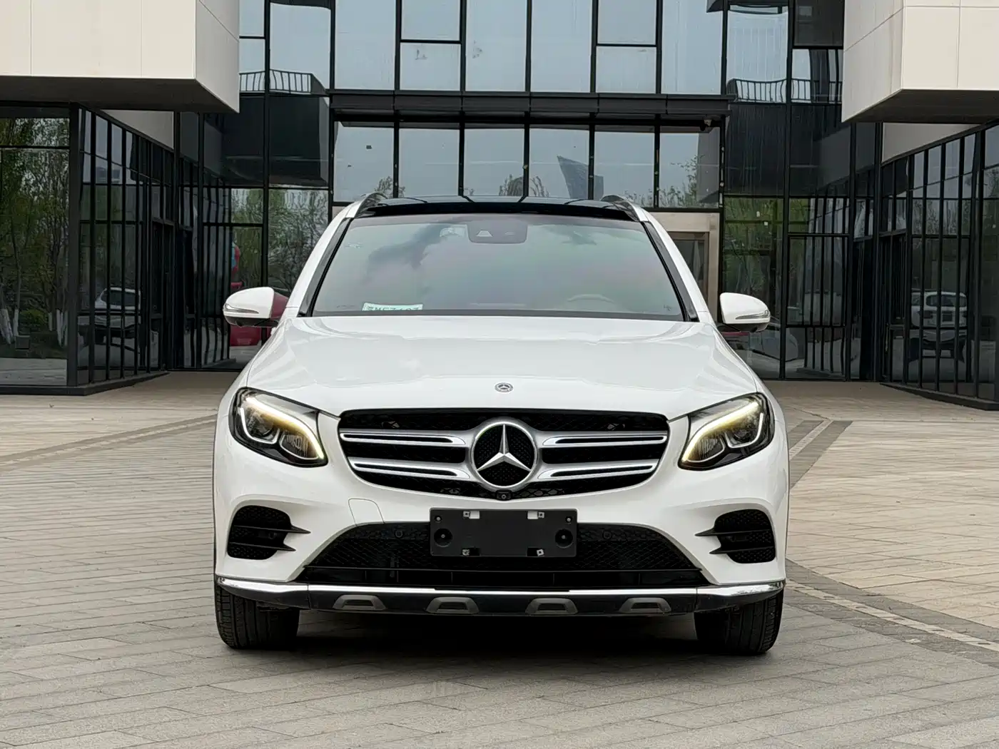 Mercedes-Benz GLC 2017 GLC 260 4MATIC Luxury фото 2