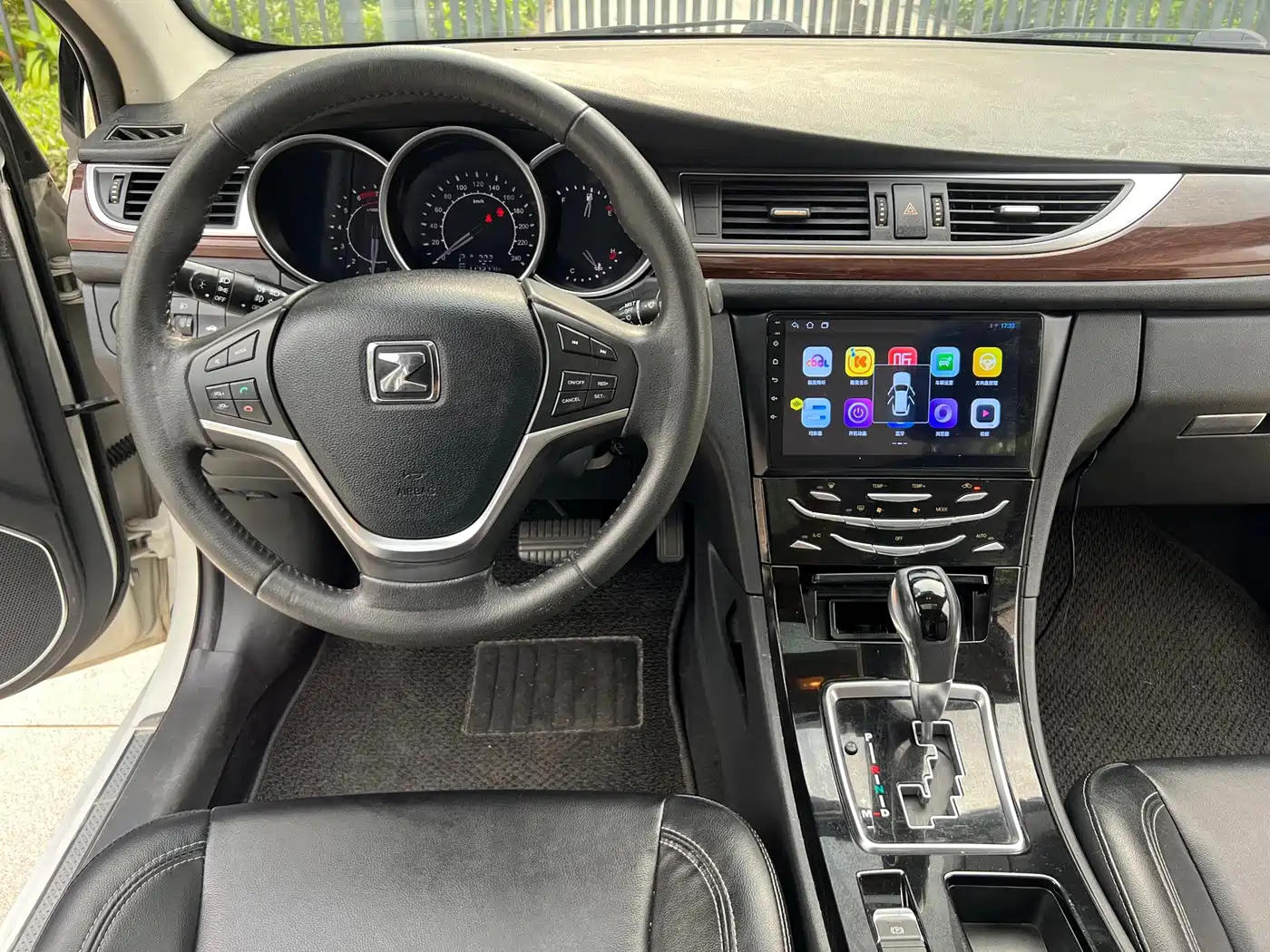 Zotye Z500 2015 2015 1.5T CVT Premium
