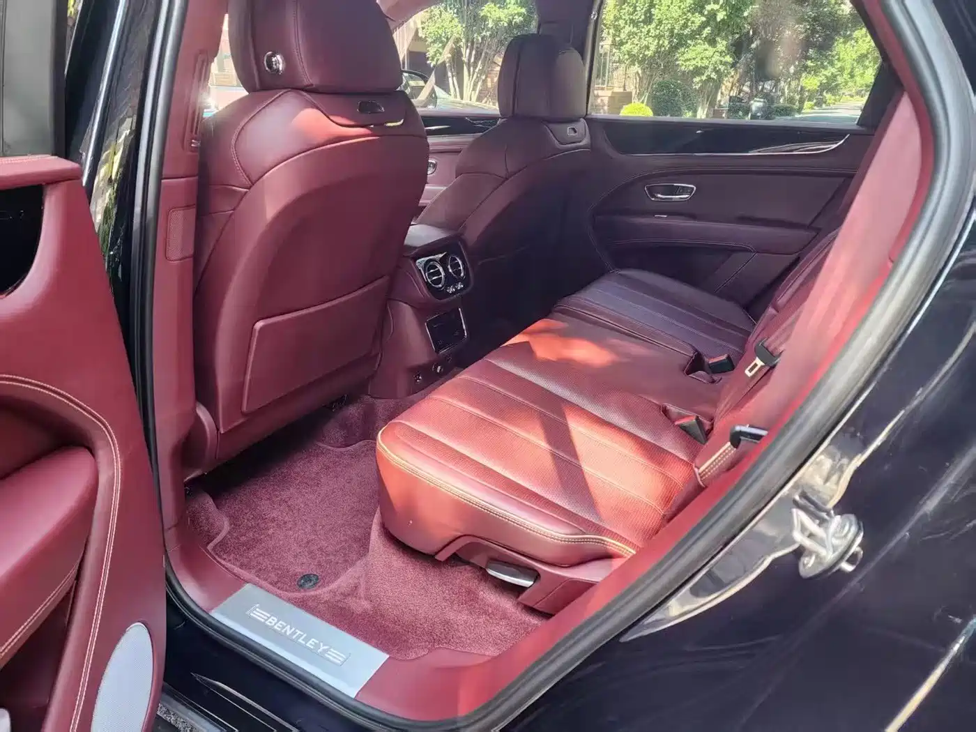 Photo 6 - Bentley Bentayga