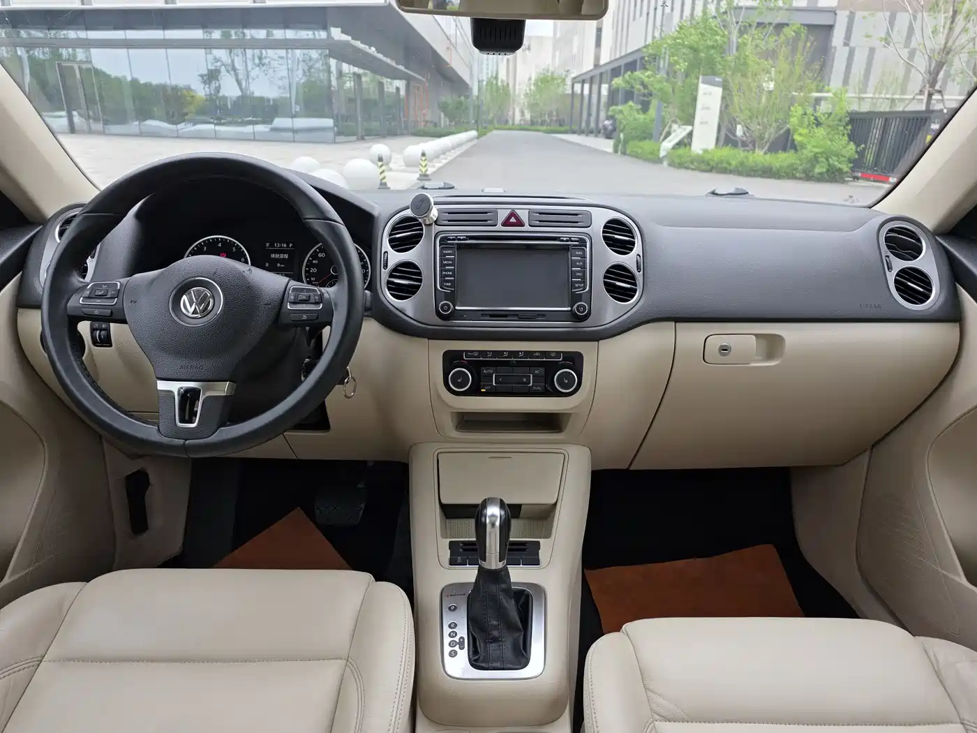 Volkswagen Tiguan 2012 1.8TSI Automatic 4WD Elite Edition фото 17