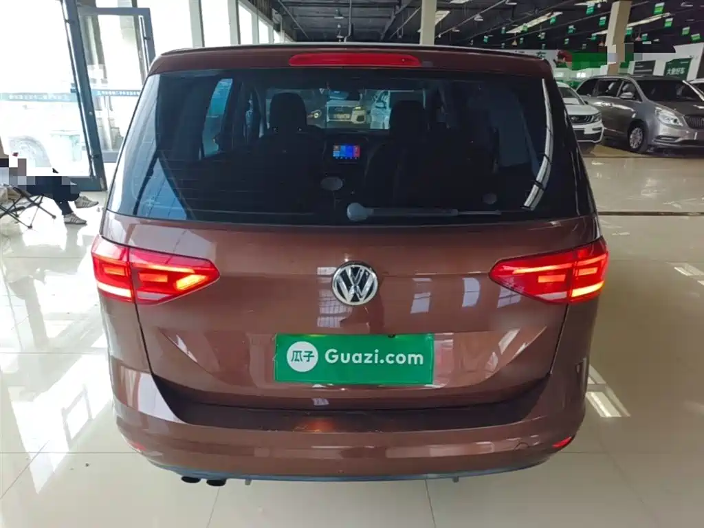 Volkswagen Touran 2016 Touran L 280TSI DSG Trendline фото 6