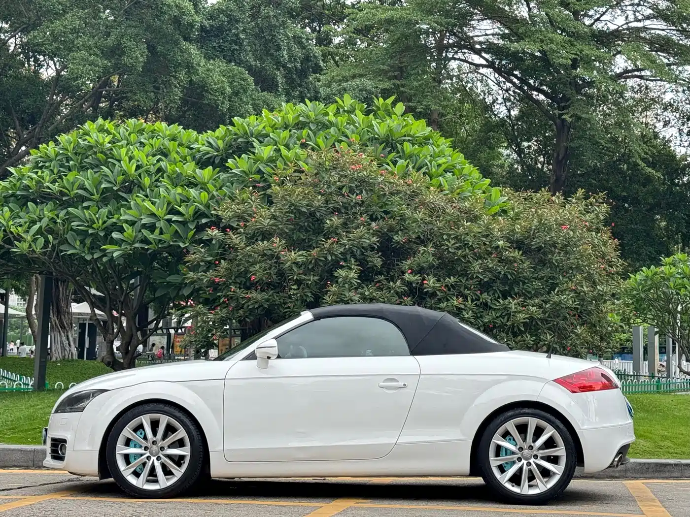 Audi TT 2013 2011 TT Roadster 2.0TFSI