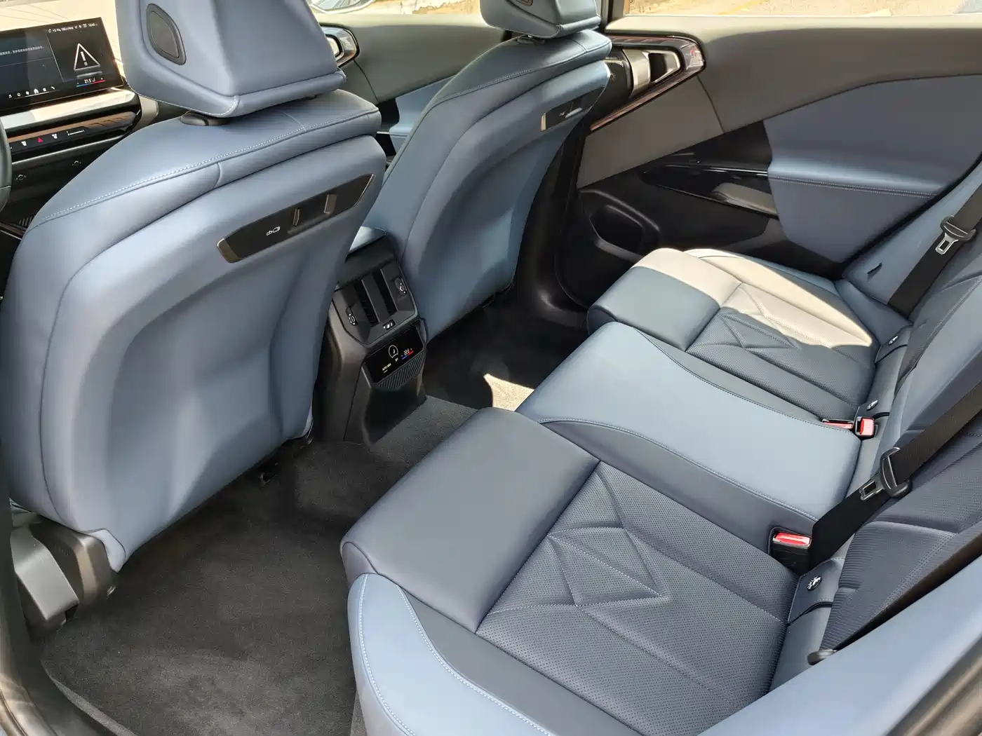 BMW X3 2025 xDrive30L Premium M Sport Package фото 10