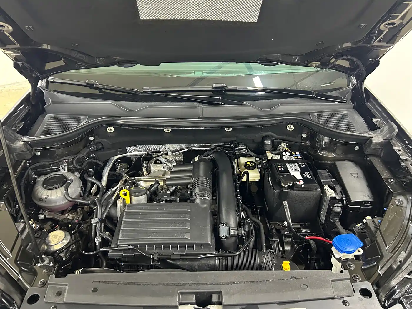Volkswagen Tharu 2022 280TSI FWD Luxury Edition фото 21