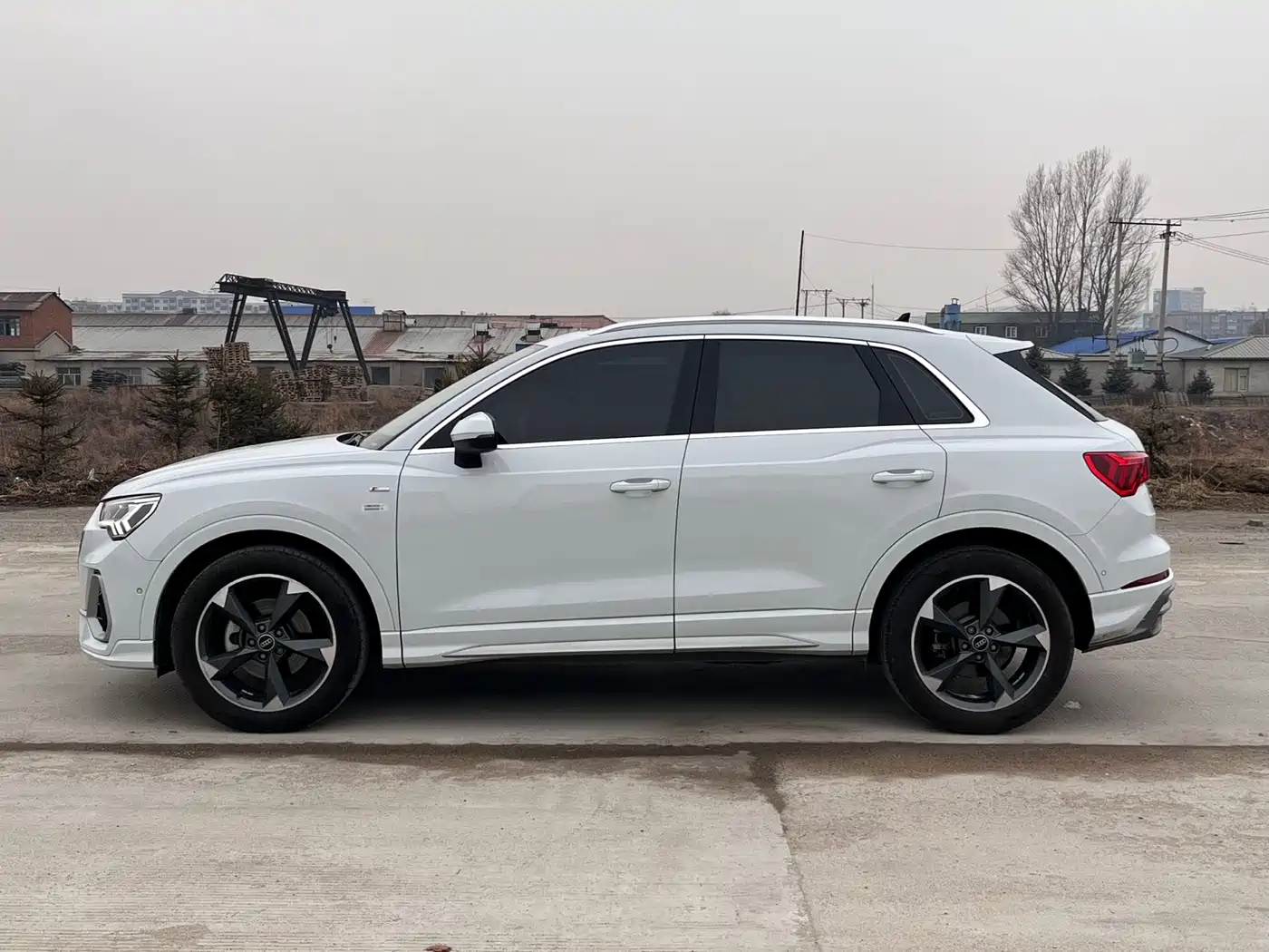 AUDI Q3