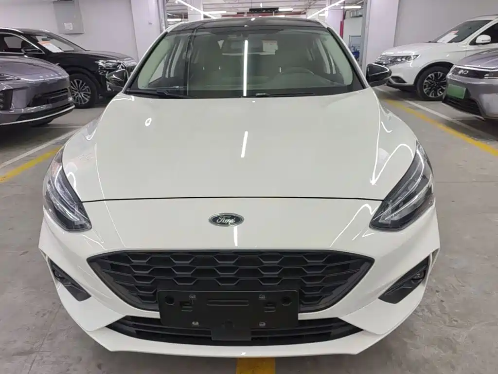 Ford Focus 2022 2021 Hatchback EcoBoost 180 Auto Trend