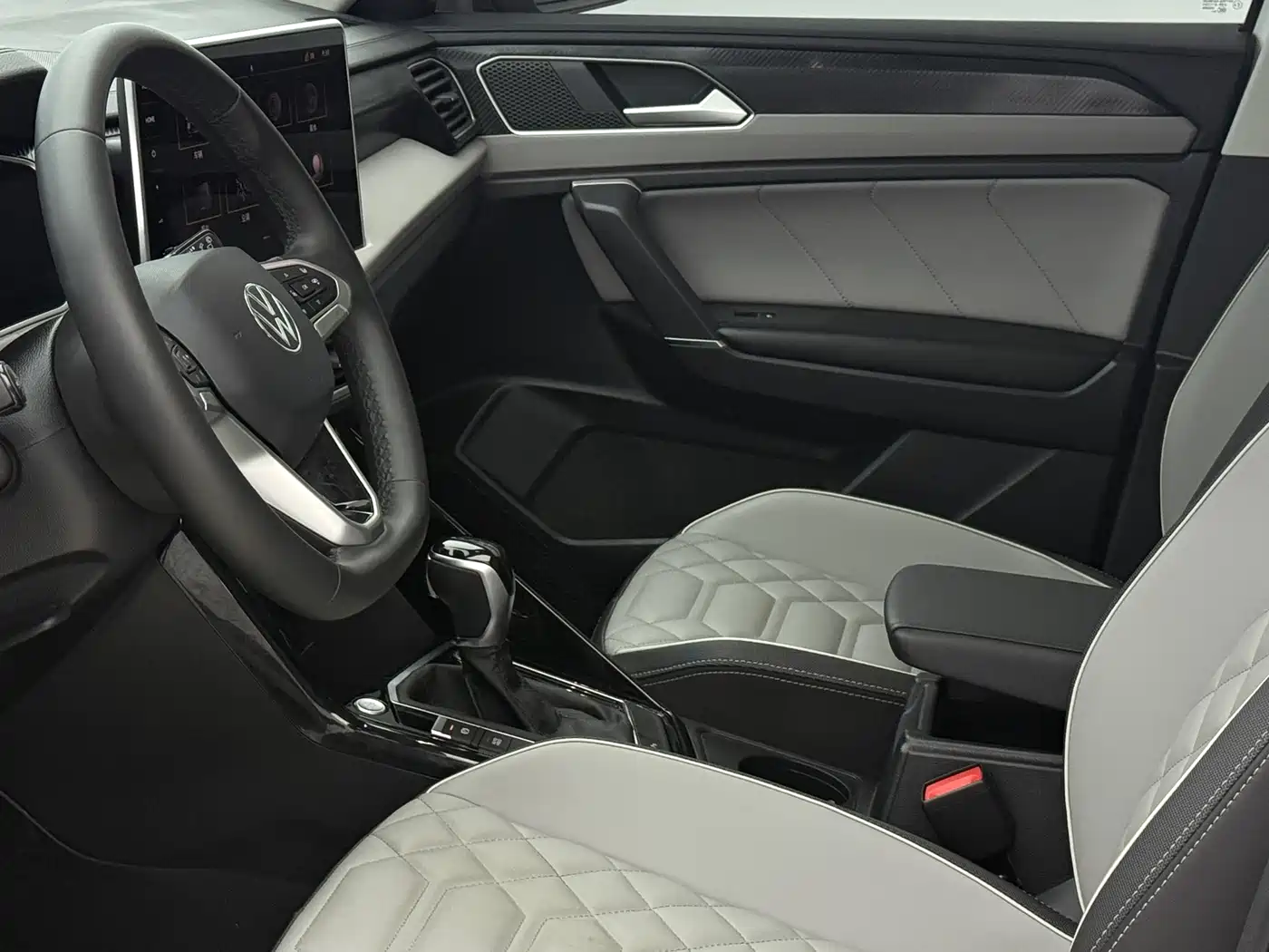 Volkswagen Tayron 2023 280TSI 2WD Luxury Plus Advanced Edition фото 20