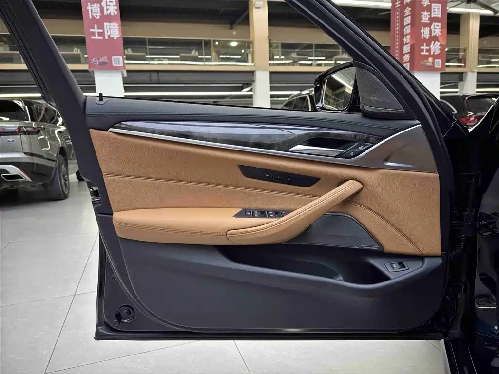 BMW 5 Series 2018 530Li Premium M Sport Package фото 13