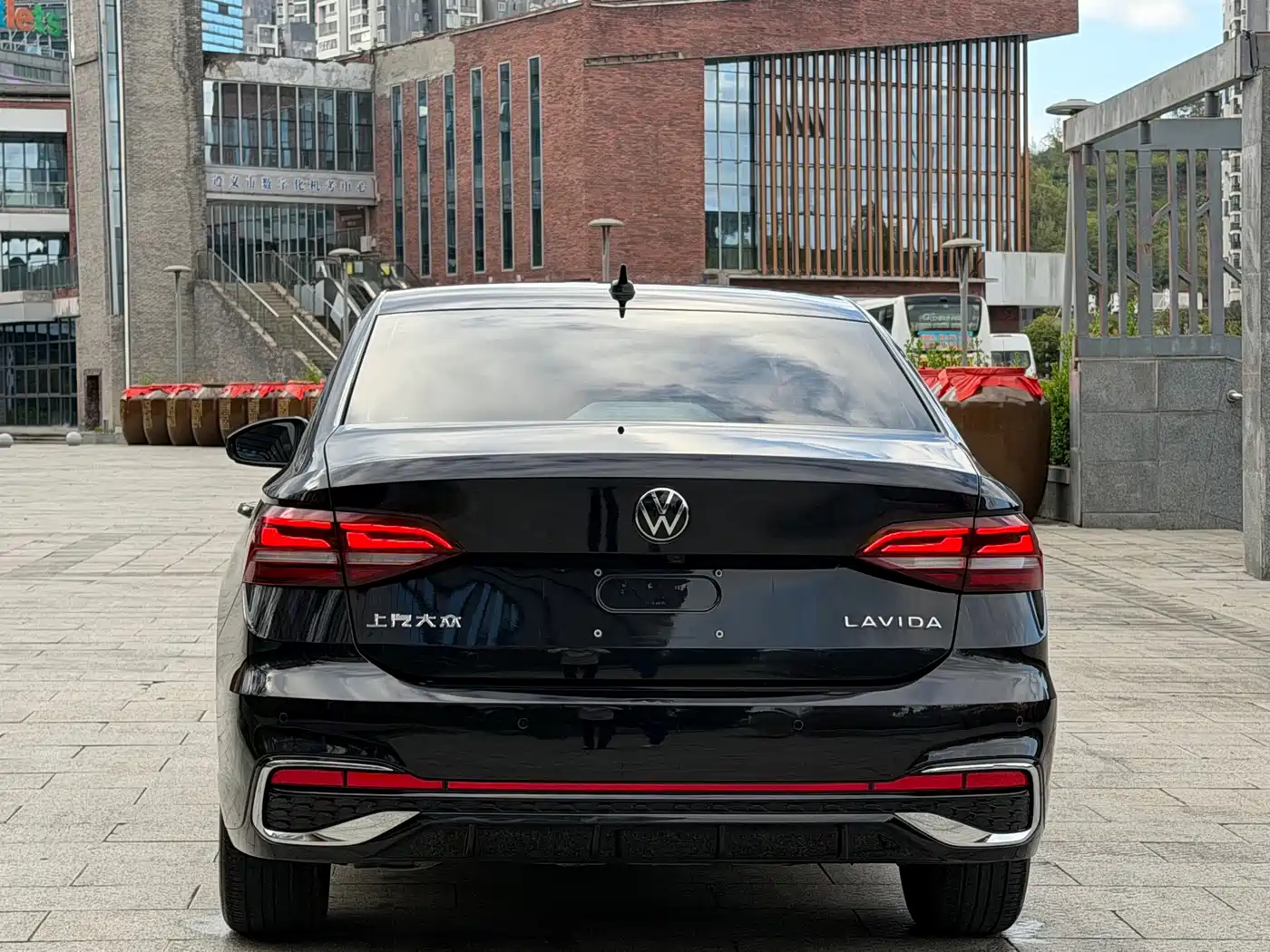 Volkswagen Lavida 2024 Model 1.5L Automatic Starlight 5 Million Edition фото 5
