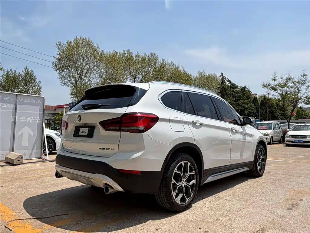 BMW X1 2022 sDrive20Li Fashion фото 6