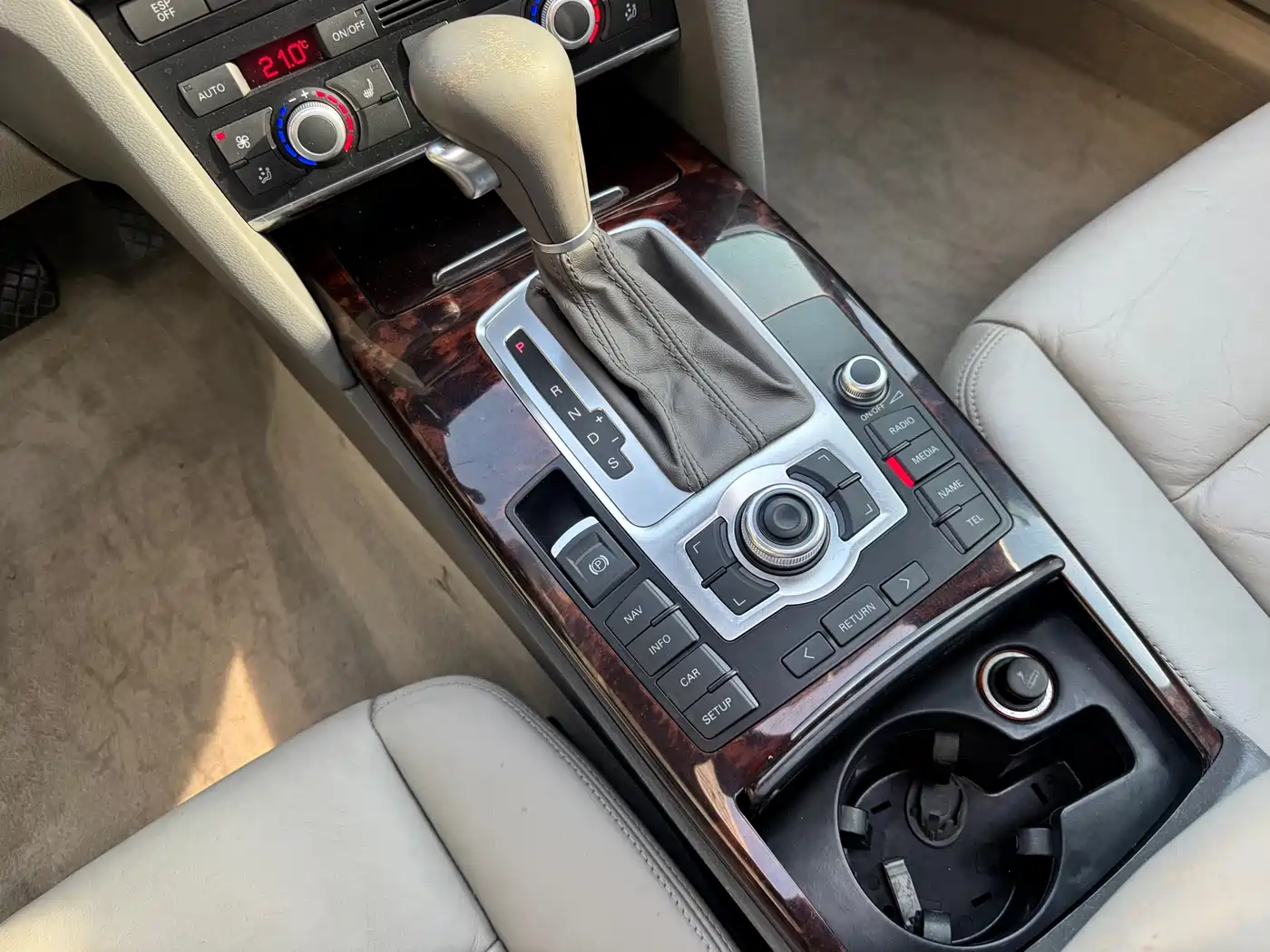 Audi A6L 2010 2010 2.8 FSI Comfort