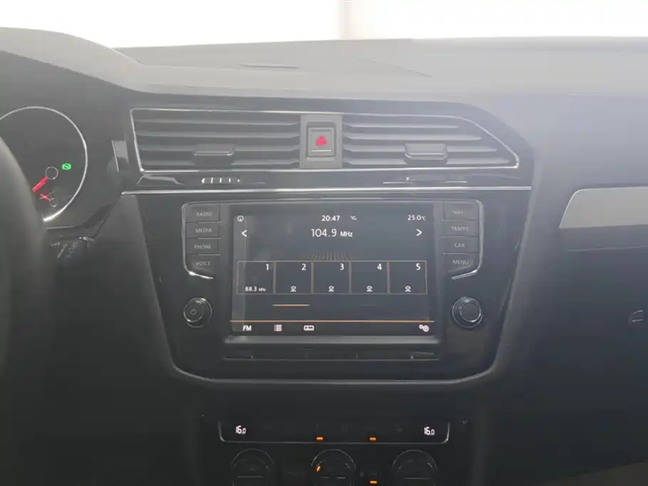 Volkswagen Tiguan L 2017 330TSI Automatic 2WD Luxury Edition фото 13