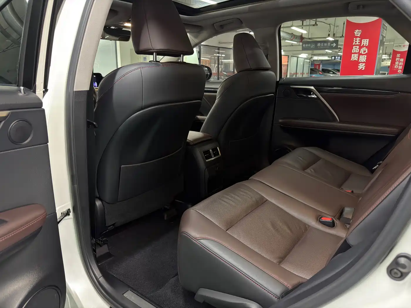 Lexus RX 2016 300 4WD Elegance Edition (China V) фото 12