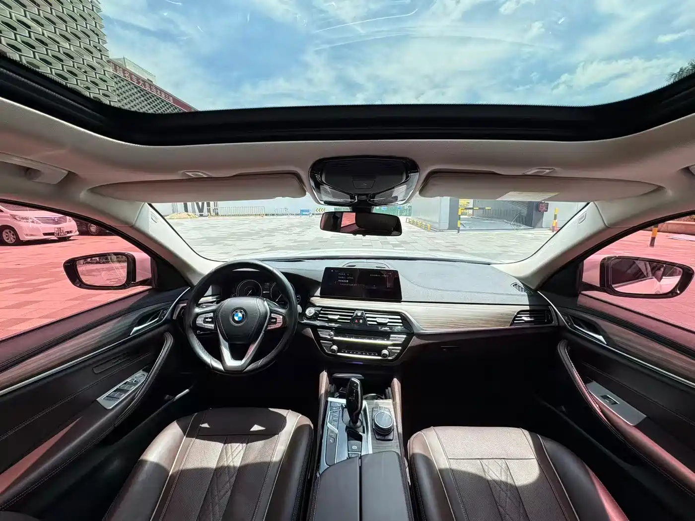 BMW 5 Series New Energy 2019 530Le Luxury Package фото 5