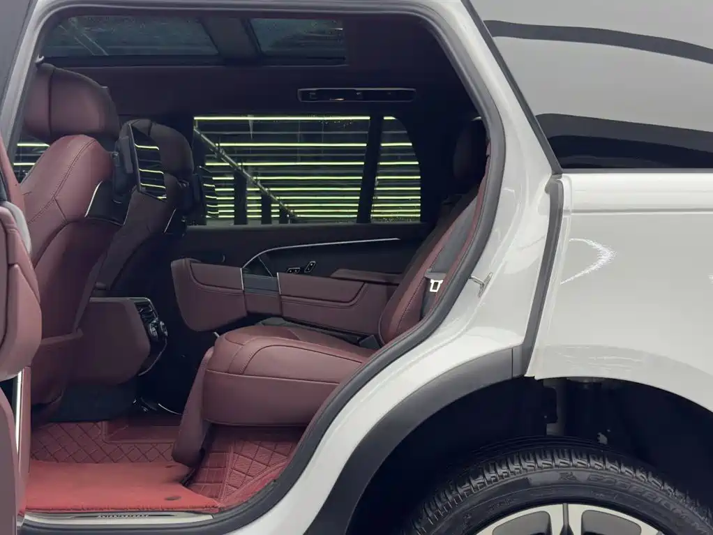 Photo 9 - Land Rover Range Rover
