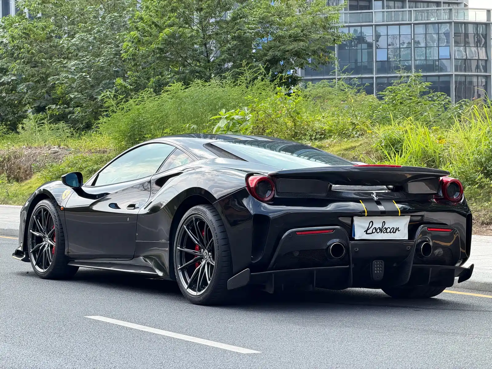 صورة 11 - Ferrari 488
