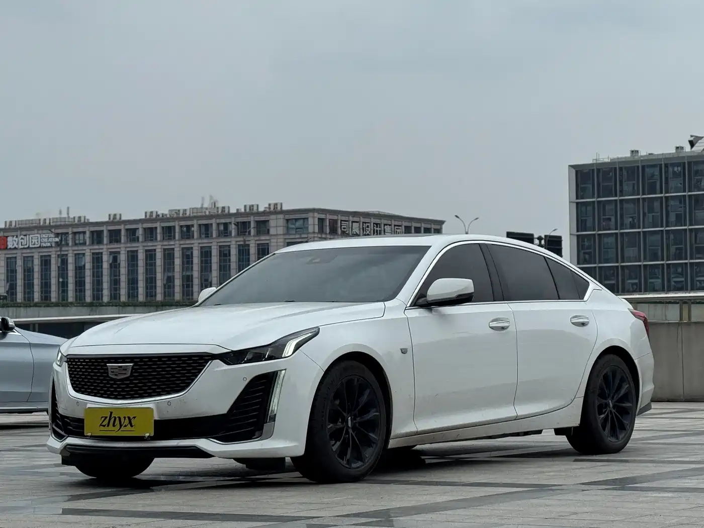 Фото 1 - Cadillac CT5