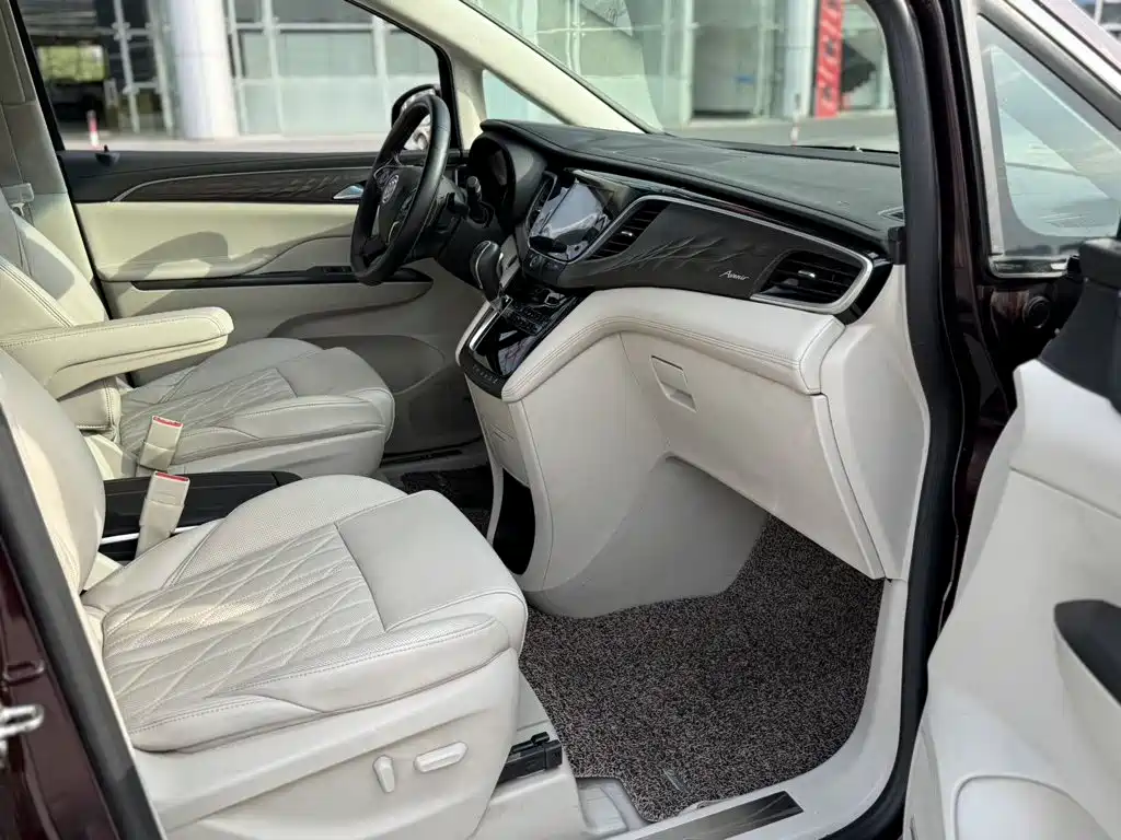 Фото 8 - Buick GL8