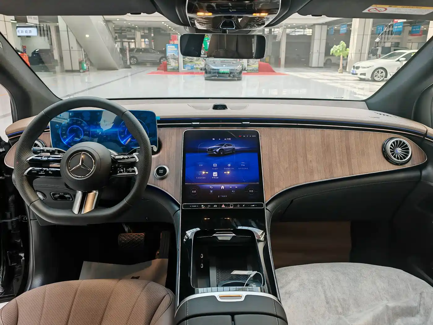Mercedes-Benz EQE SUV 2024 500 4MATIC Pioneer Edition фото 10