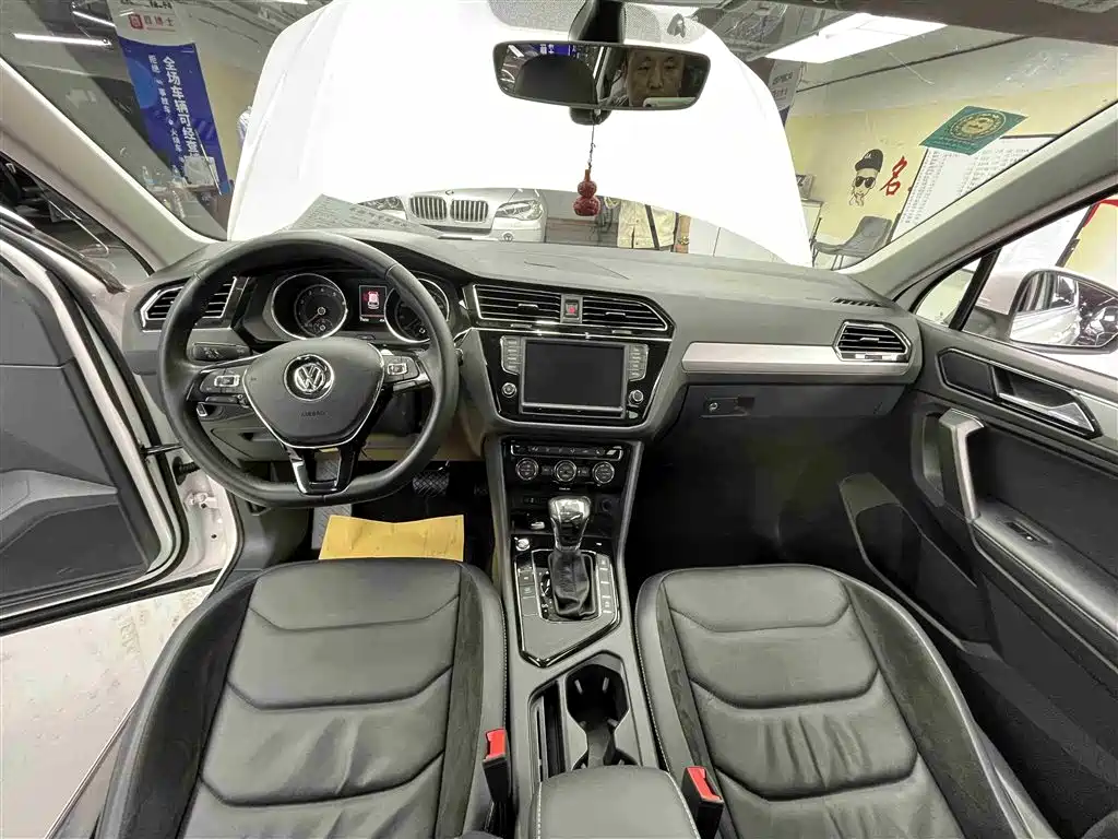 Volkswagen Tiguan L 2017 330TSI Automatic 2WD Luxury Edition фото 8