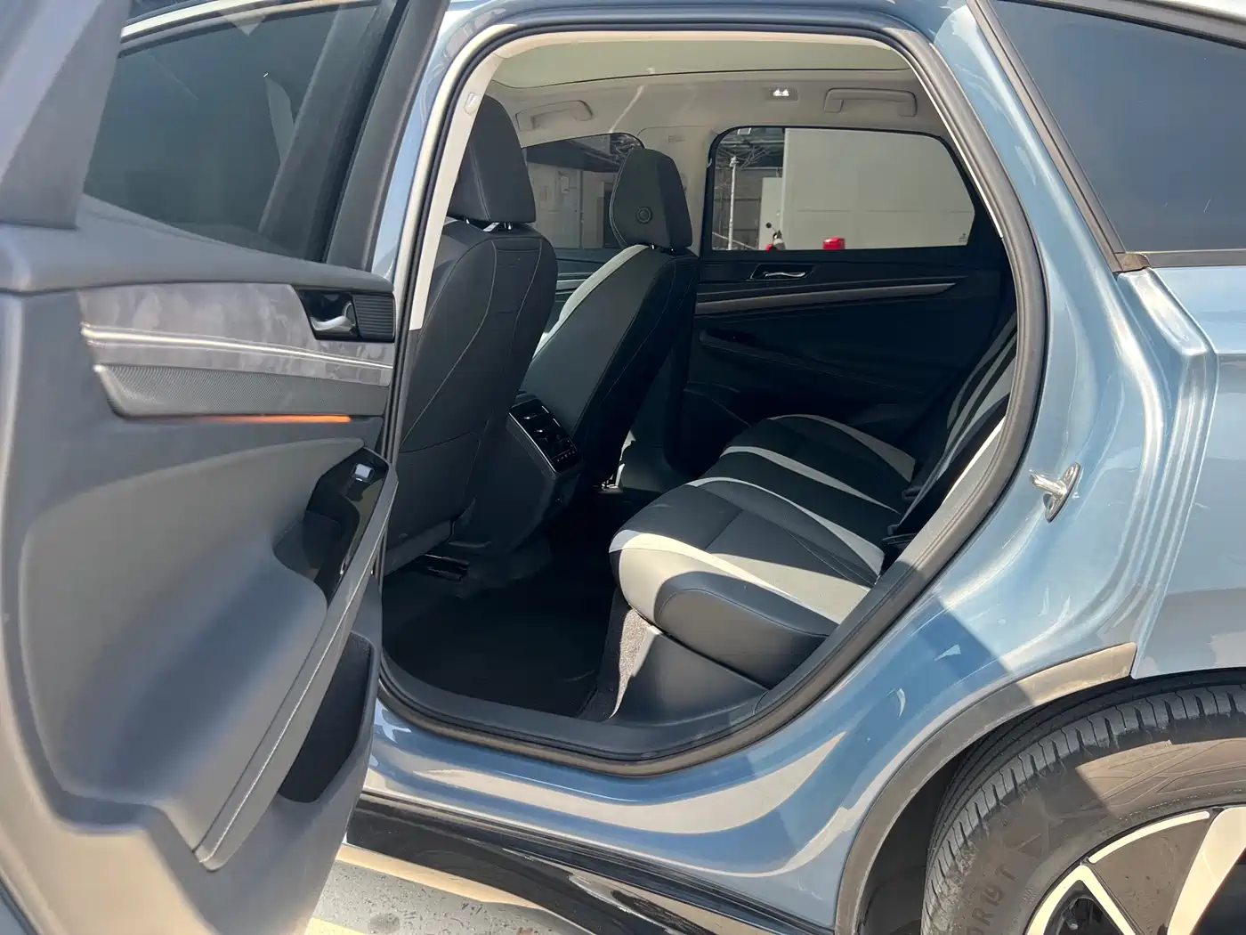 VOLKSWAGEN ID.7 VIZZION