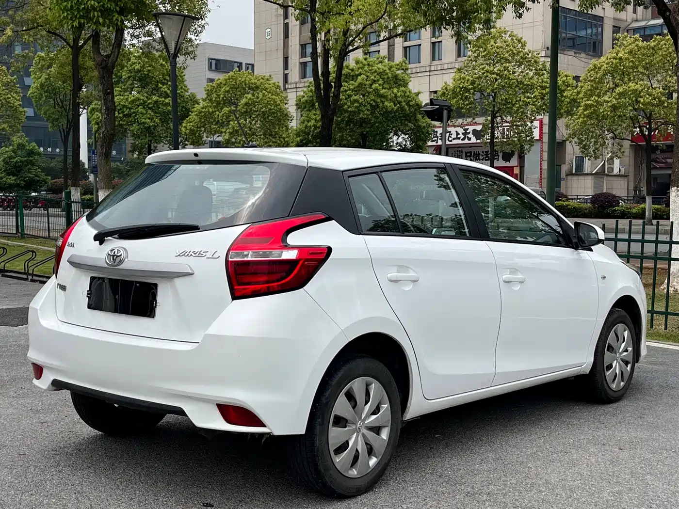 Toyota YARiS L Zhi Xuan 2021 1.5L CVT Leading Edition фото 4