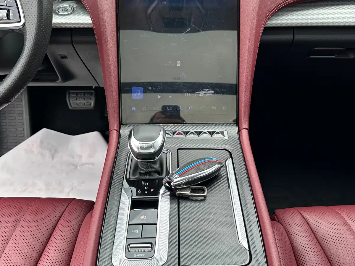 Hongqi H5 2023 2.0T Auto Smart Connect Flag Enjoy фото 17