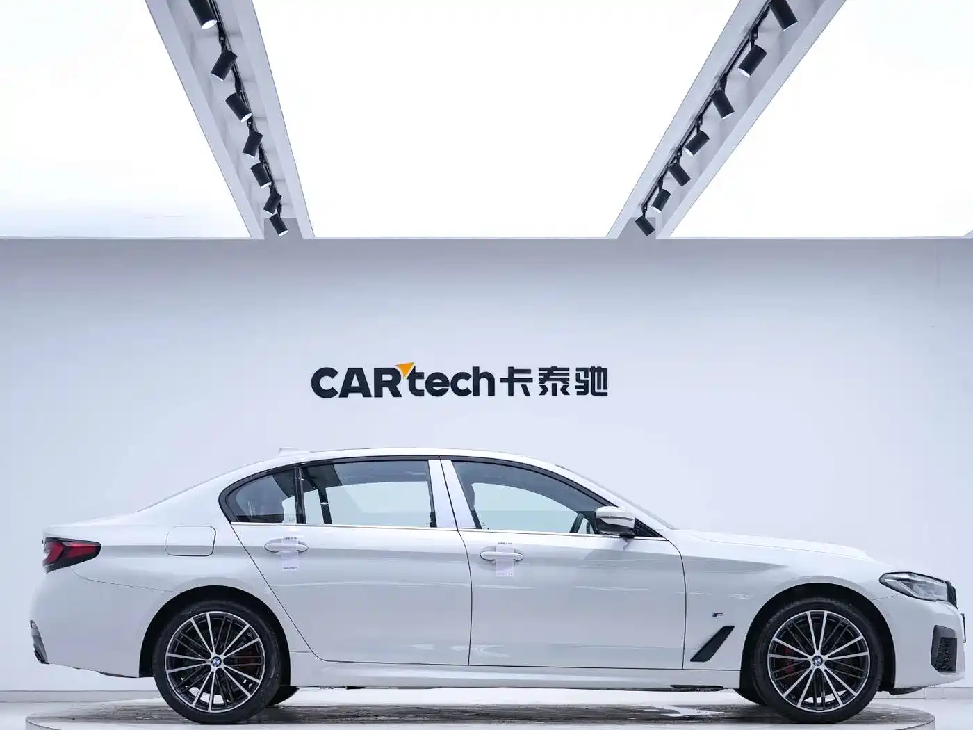 BMW 5 Series 2022 Facelift 530Li Leading M Sport Package фото 6
